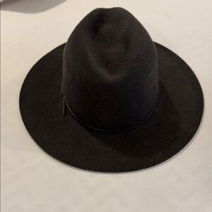 Elegant Black Men's Wide-Brim Hat